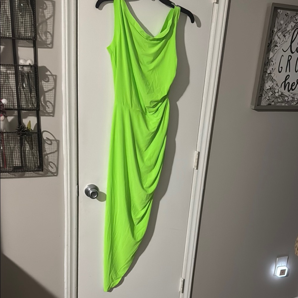 NORMA KAMALI size medium neon green dress
